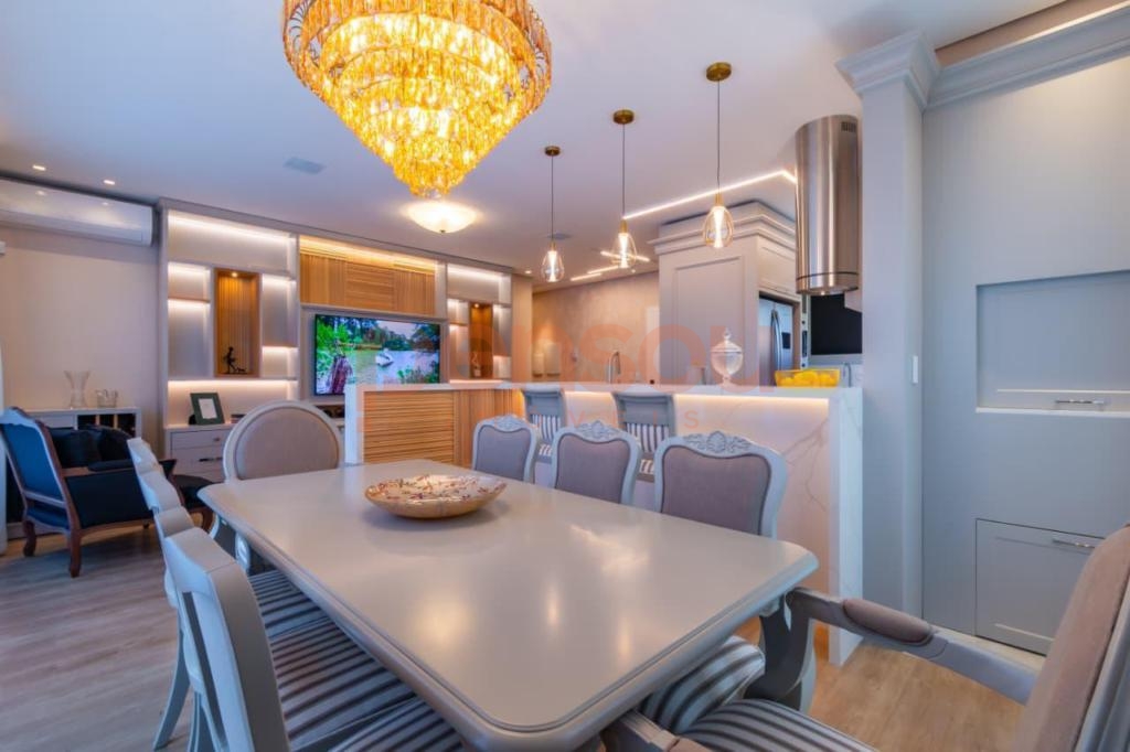 Apartamento 3 Dormitórios