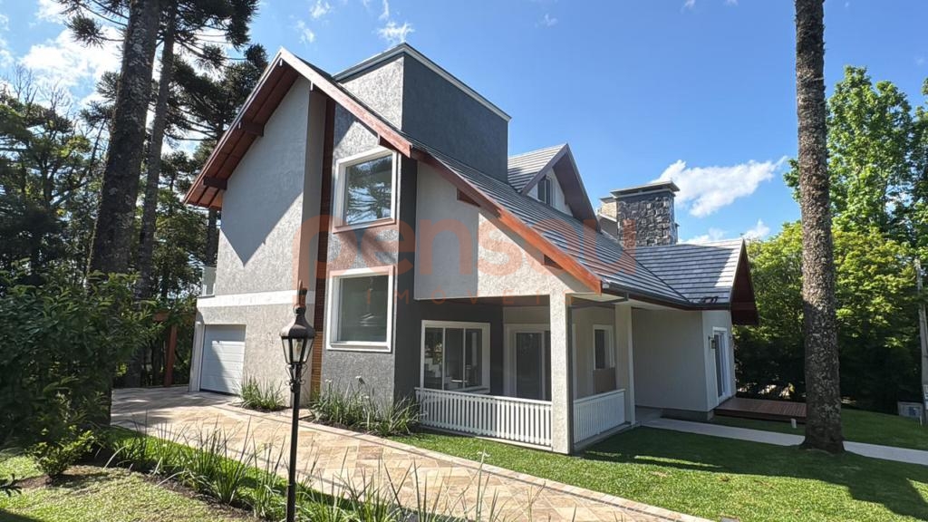 Casa 4 ou + dorm. em Condomínio