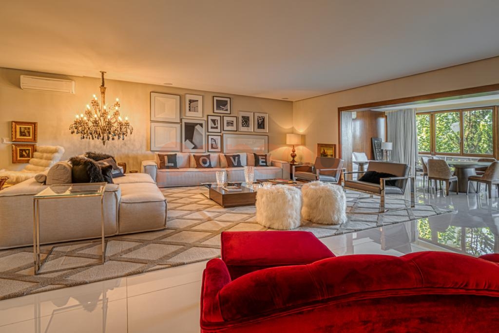 Apartamento 4 ou + Dormitórios