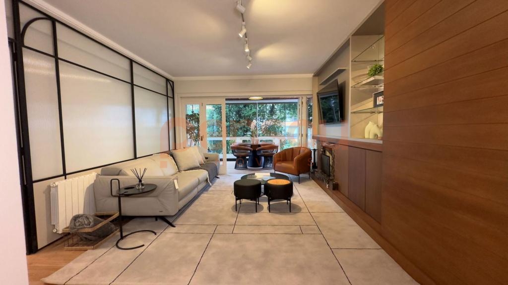 Apartamento 3 Dormitórios