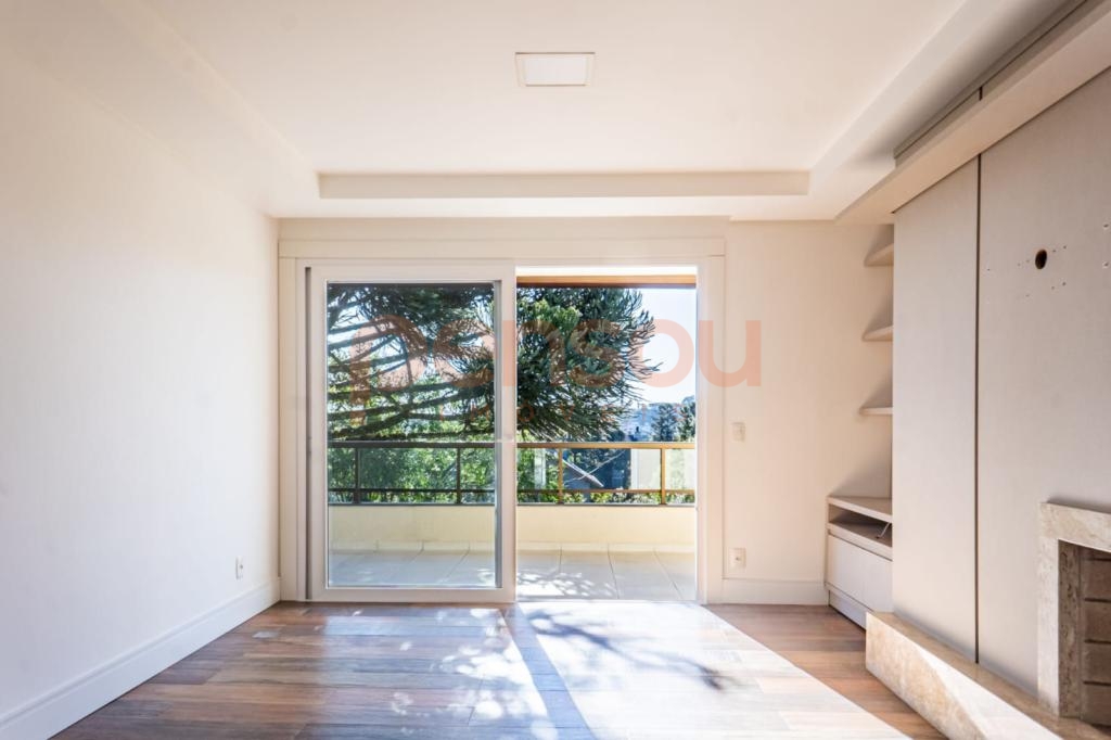 Apartamento 3 Dormitórios