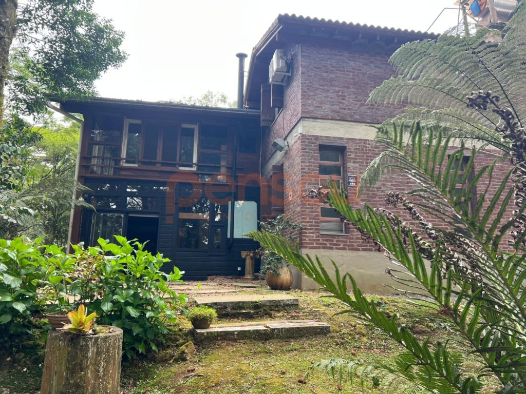 Casa 4 Dormitórios