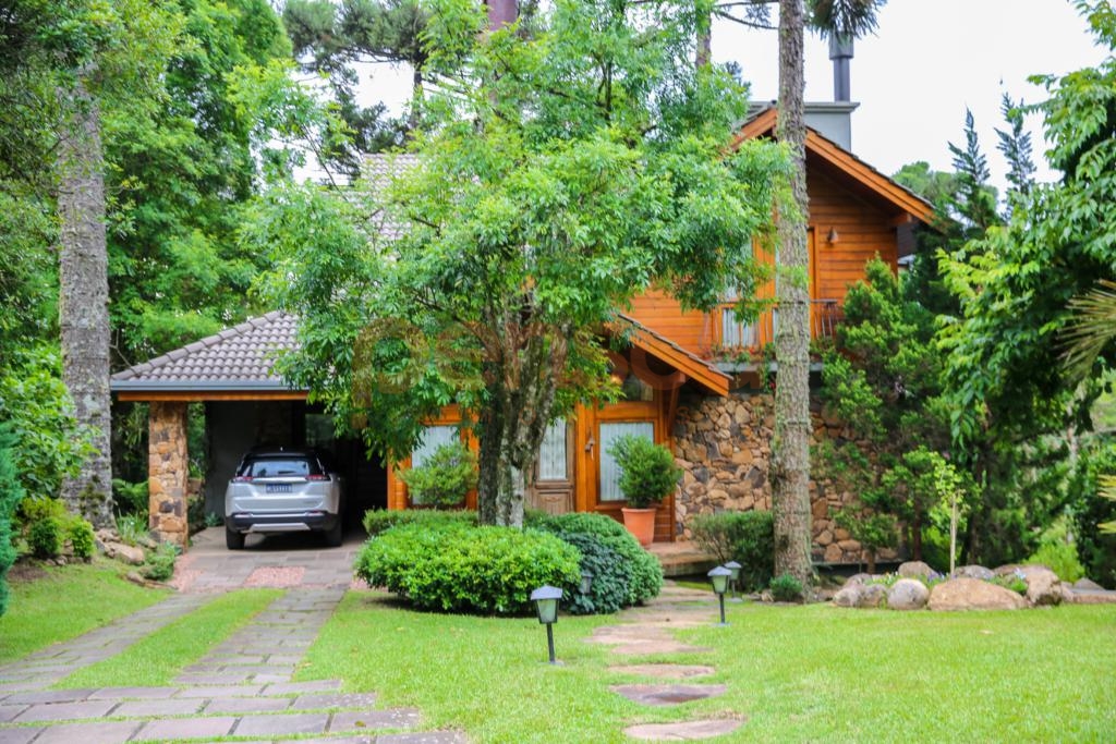 Casa 3 dormitórios em Condomínio